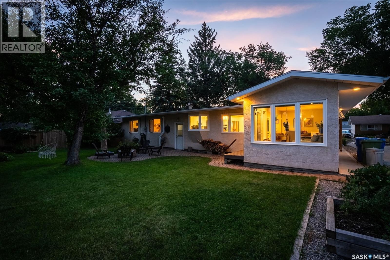81 Dolphin Bay, Regina, SK