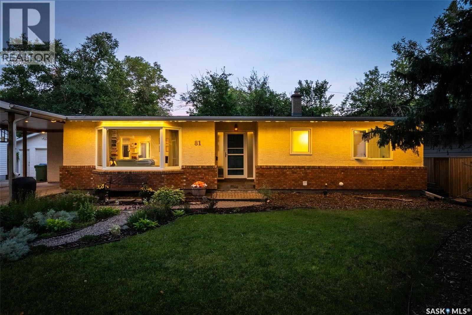 81 Dolphin Bay, Regina, SK