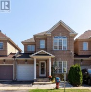 33 WALKVIEW CRESCENT Richmond Hill, ON L4E 4H5