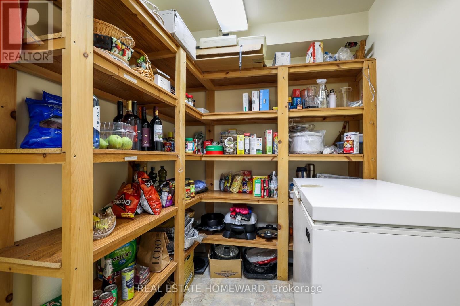 Cantina/Conserved food - 6399 Colebrook Crescent, Mississauga, ON