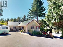 5836 MOWAT AVE Powell River, BC V8A 4C1