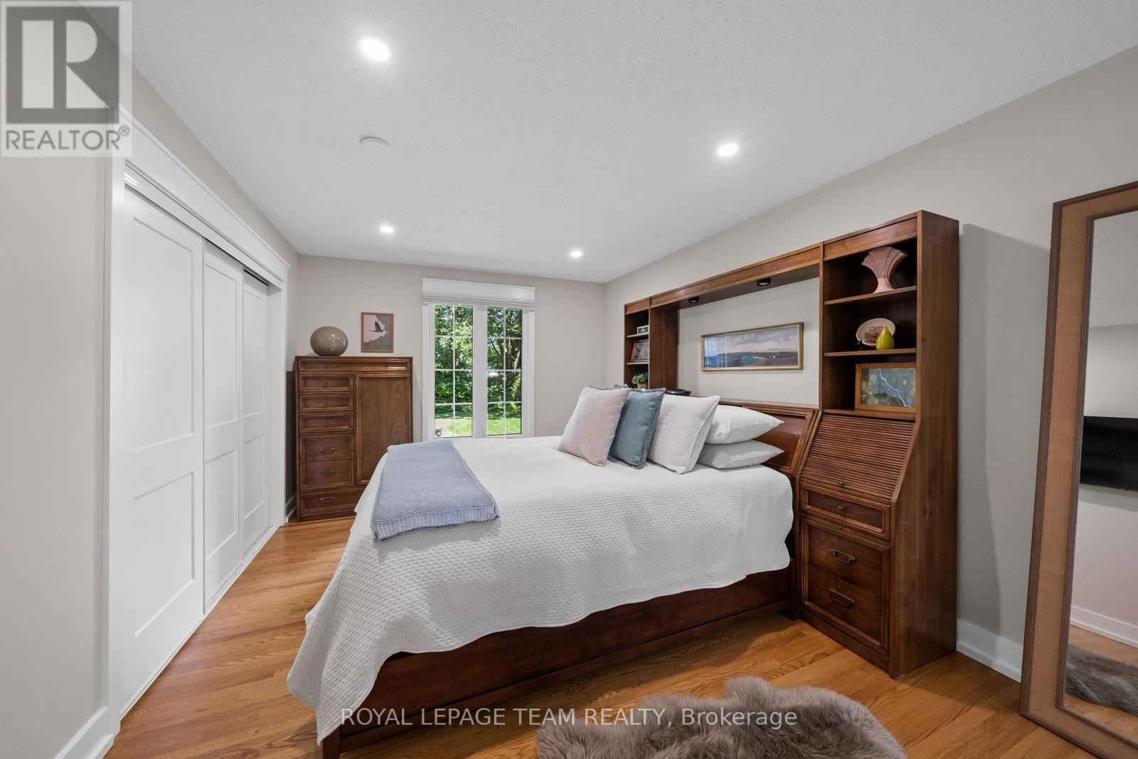 1279 Fairway Drive, Ottawa, ON