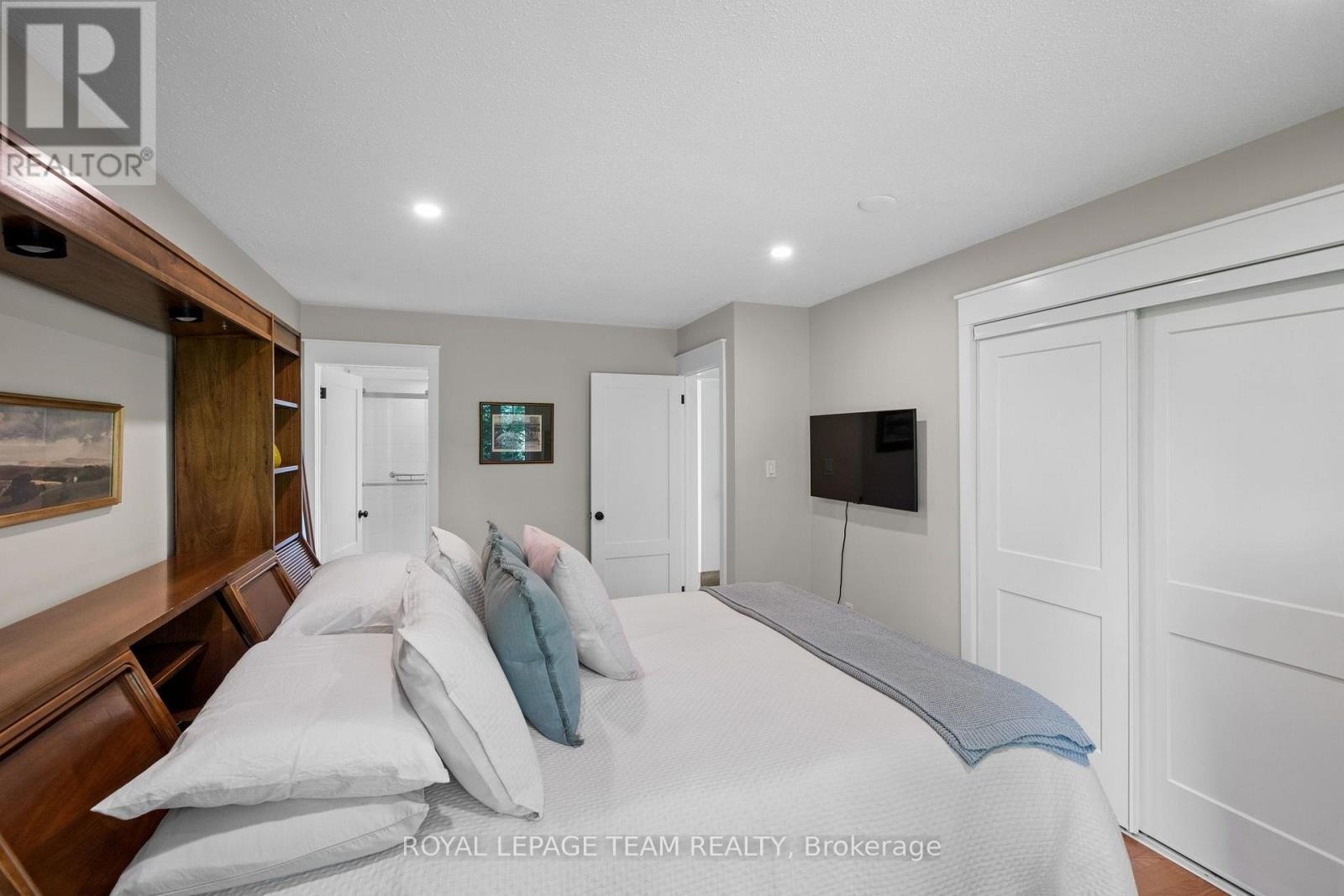 1279 Fairway Drive, Ottawa, ON