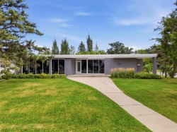 329 Moray Street Winnipeg, MB R3J 3A6