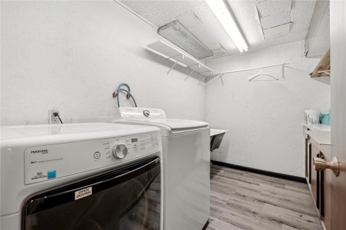 Laundry - 329 Moray Street, Winnipeg, MB 