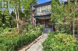 16 BARTON AVENUE Toronto, ON M5R 1G8