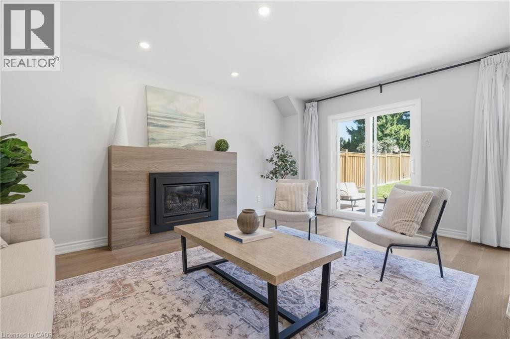 551 Deerhurst Drive, Burlington, ON