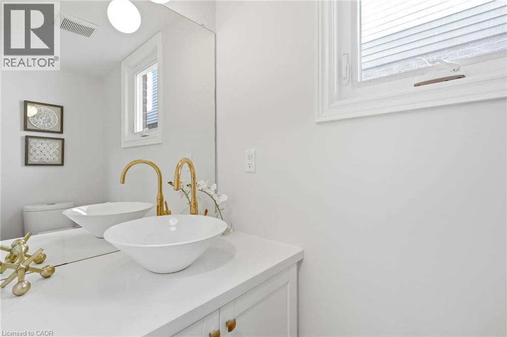 551 Deerhurst Drive, Burlington, ON