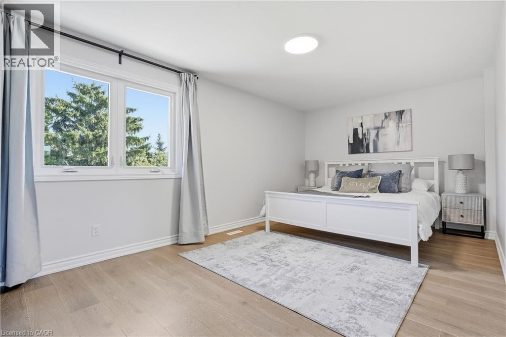 551 Deerhurst Drive, Burlington, ON