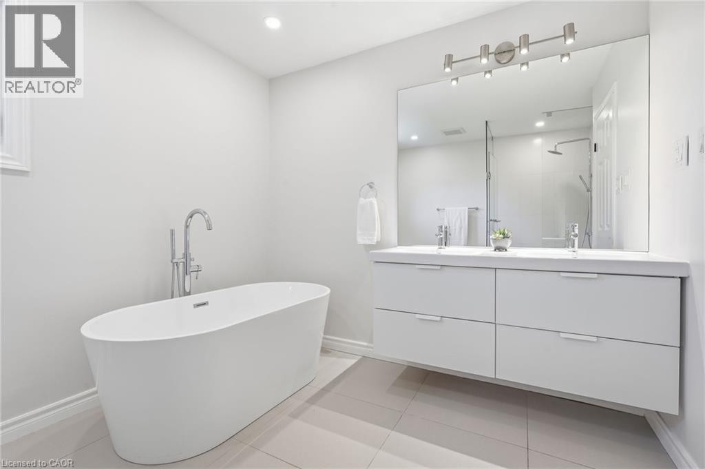 551 Deerhurst Drive, Burlington, ON