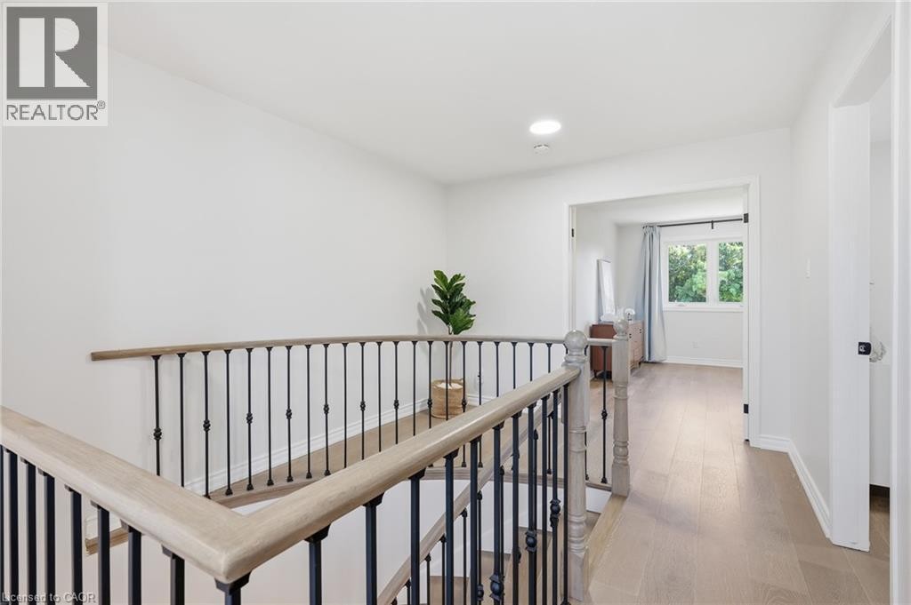 551 Deerhurst Drive, Burlington, ON