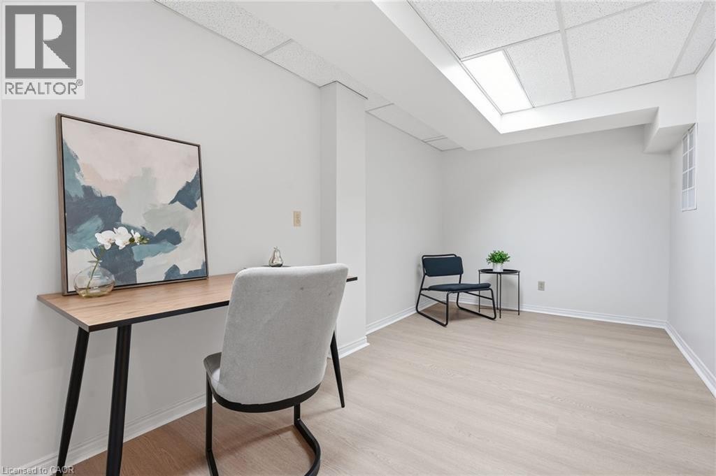 551 Deerhurst Drive, Burlington, ON