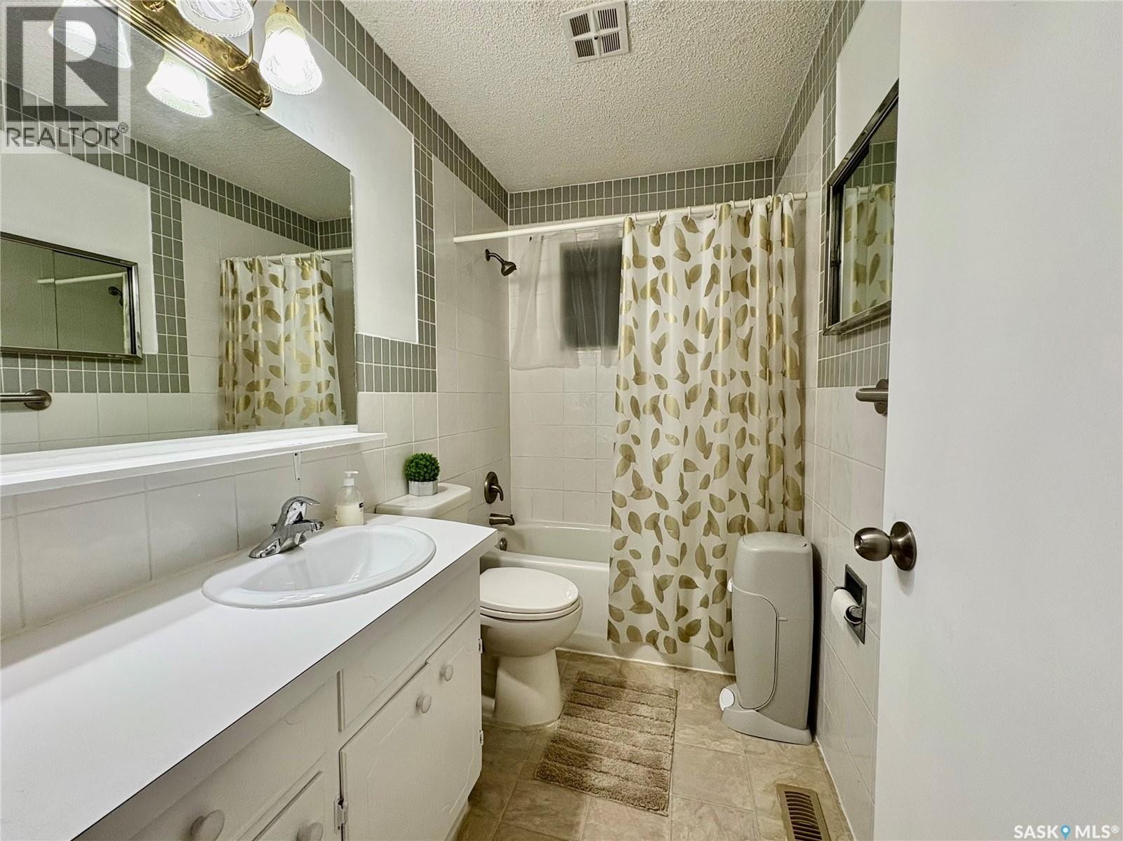 10 Mackie Crescent, Saskatoon, SK