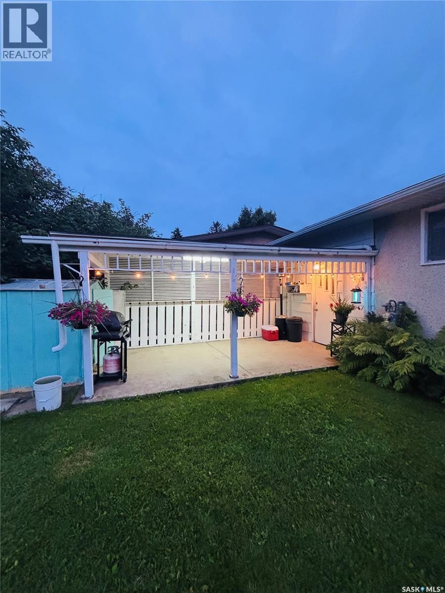10 Mackie Crescent, Saskatoon, SK