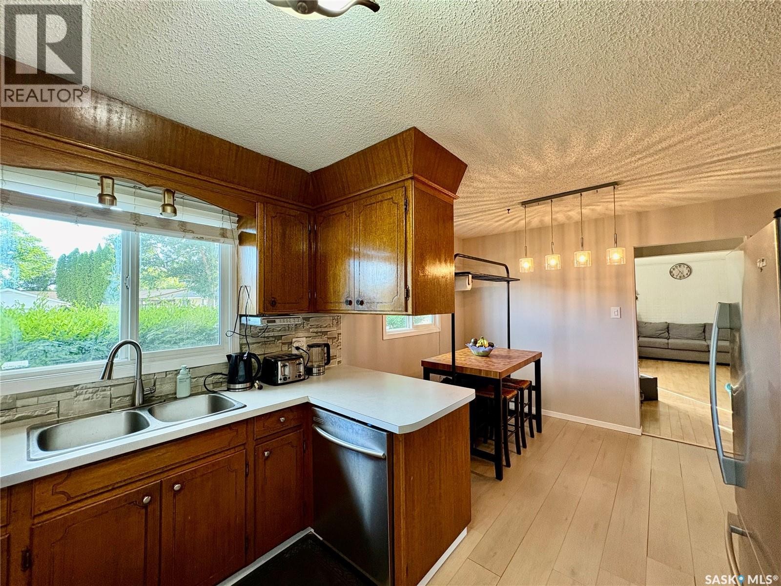 10 Mackie Crescent, Saskatoon, SK