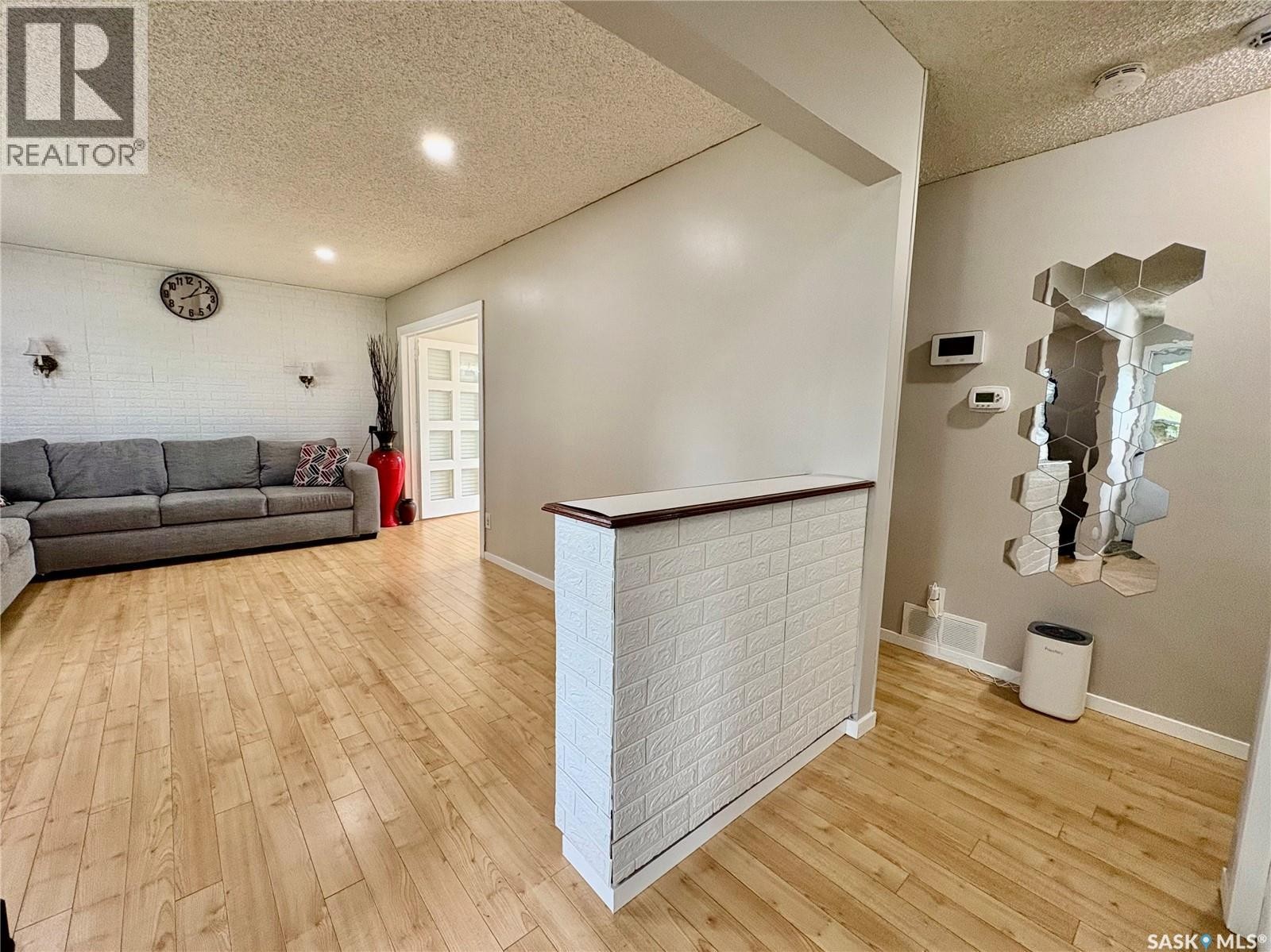 10 Mackie Crescent, Saskatoon, SK