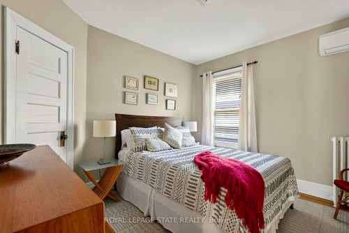 24 Fairleigh Crescent, Hamilton, ON 