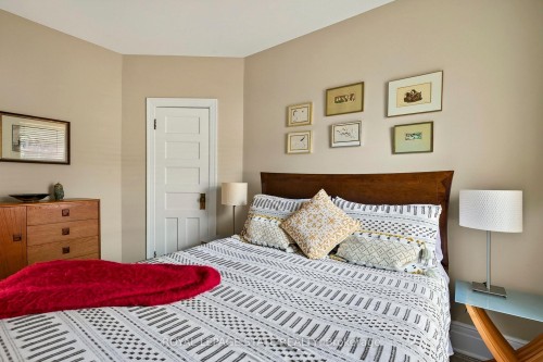 24 Fairleigh Crescent, Hamilton, ON 