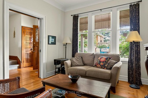 24 Fairleigh Crescent, Hamilton, ON 