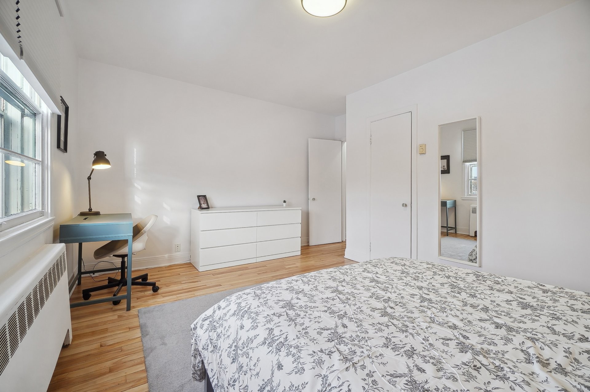 Bedroom - 12-5873 Av. Decelles, Montréal (Côte-Des-Neiges/Notre-Dame-De-Grâce), QC