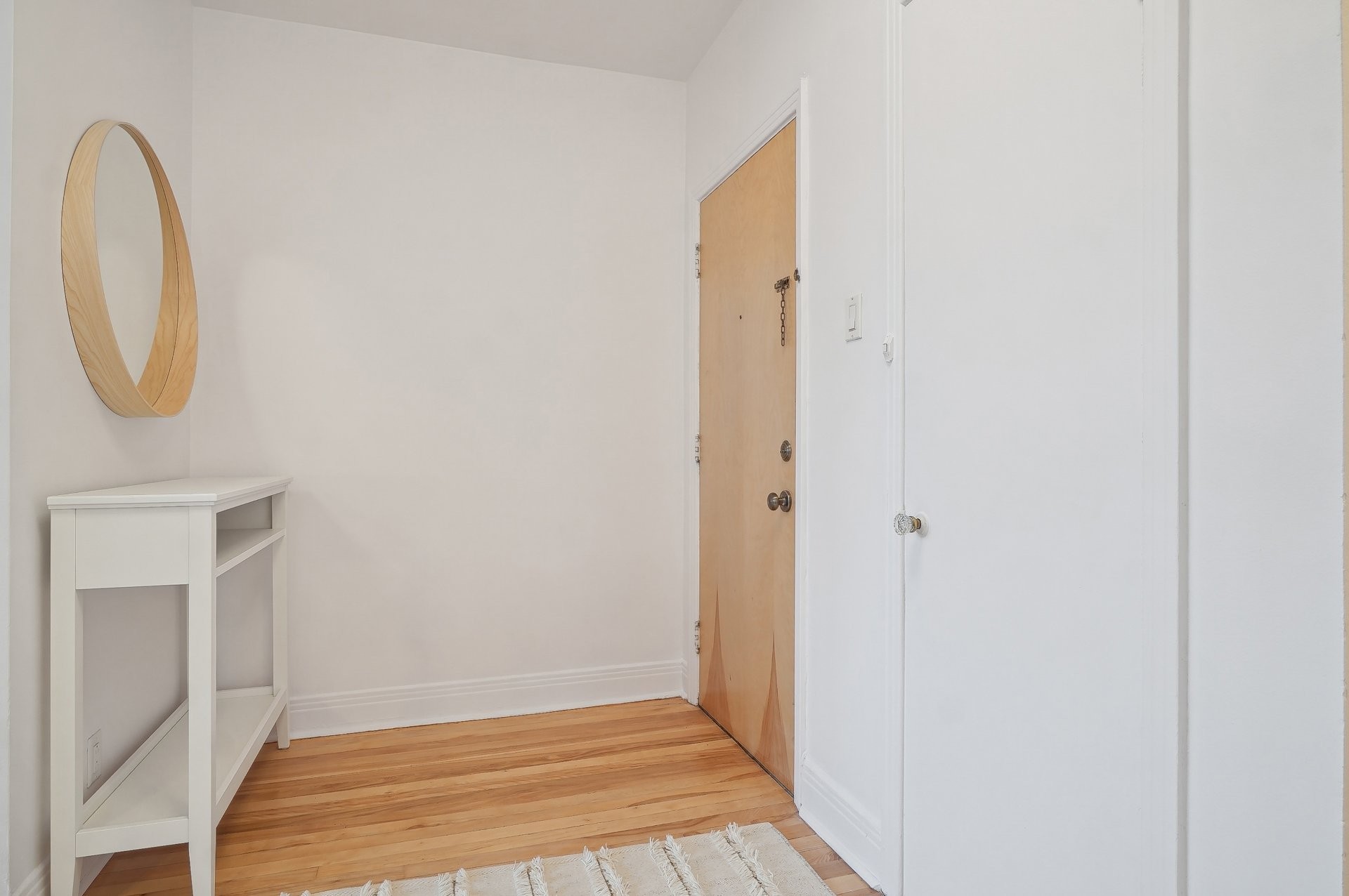 Mud Room - 12-5873 Av. Decelles, Montréal (Côte-Des-Neiges/Notre-Dame-De-Grâce), QC