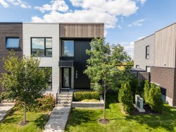 736 Rue Isola-Comtois Sainte-Julie, QC J3E 0H8