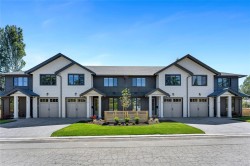 #2-3333 Henderson Rd Oak Bay, BC V8Z 3P3