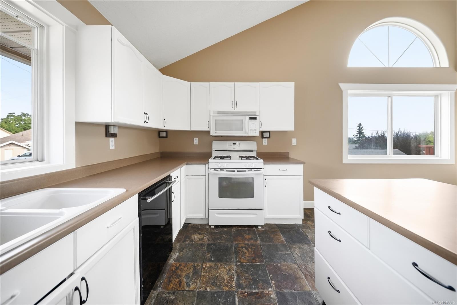 9815 Cedar St, Chemainus, BC