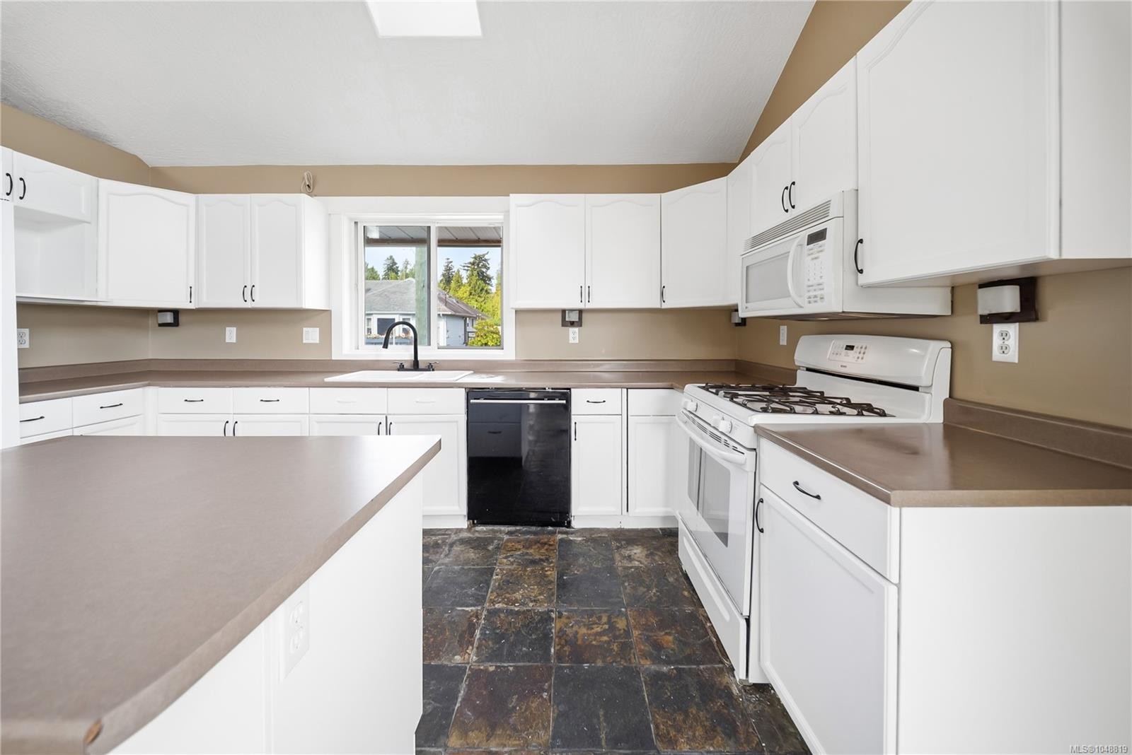 9815 Cedar St, Chemainus, BC
