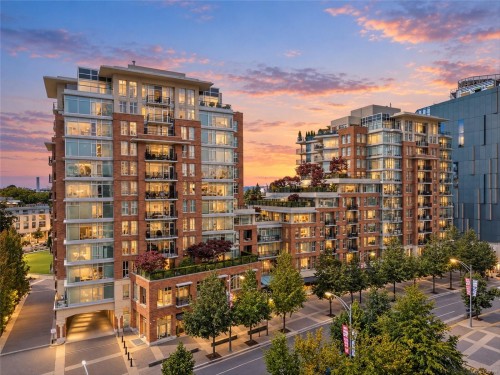 #S305-737 Humboldt St  Victoria, BC V8W 4A4