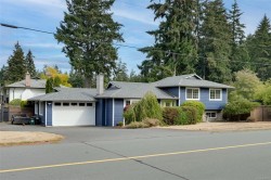 2280 Aldeane Ave Colwood, BC V9B 2C7