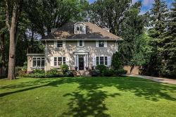105 Ash ST  Winnipeg, MB R3N 0P4