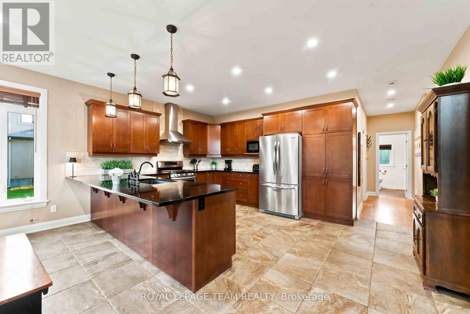 1801 Cedarlakes Way, Ottawa, ON