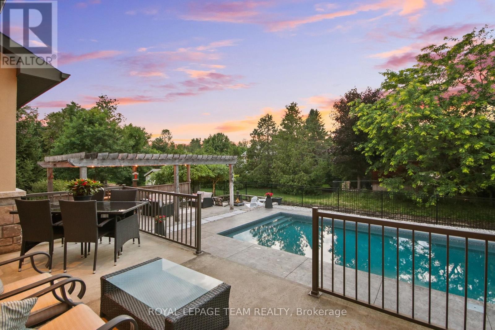 1801 Cedarlakes Way, Ottawa, ON