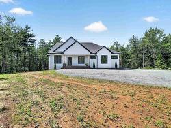 524/526 Perrin Drive Fall River, NS B2T 1X8