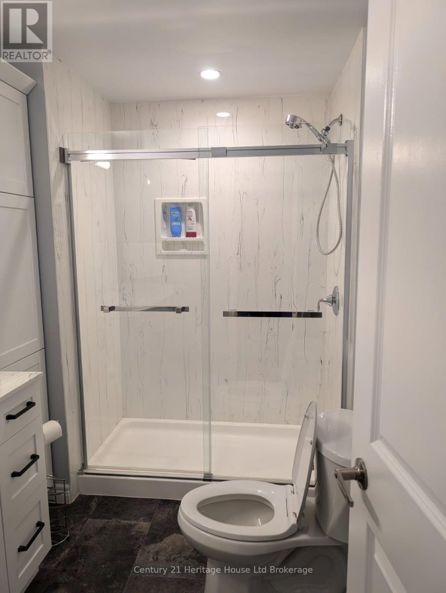 In-Law 3pc Bath - 128 King Hiram Street, Ingersoll (Ingersoll - North), ON