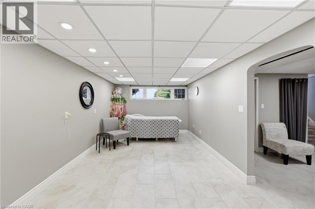 63 Folkestone Avenue, Hamilton, ON