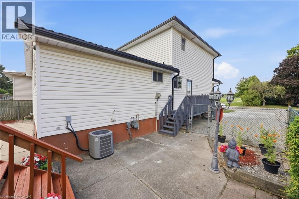 63 Folkestone Avenue, Hamilton, ON
