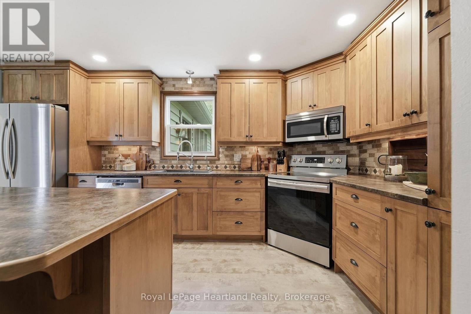 23 Park Road, Central Huron (Goderich), ON