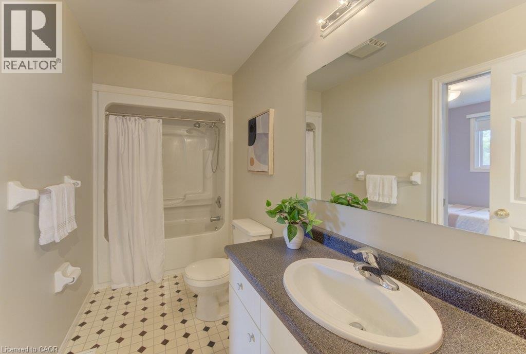Main floor bathroom - 26 Stanmore Avenue, Kitchener, ON