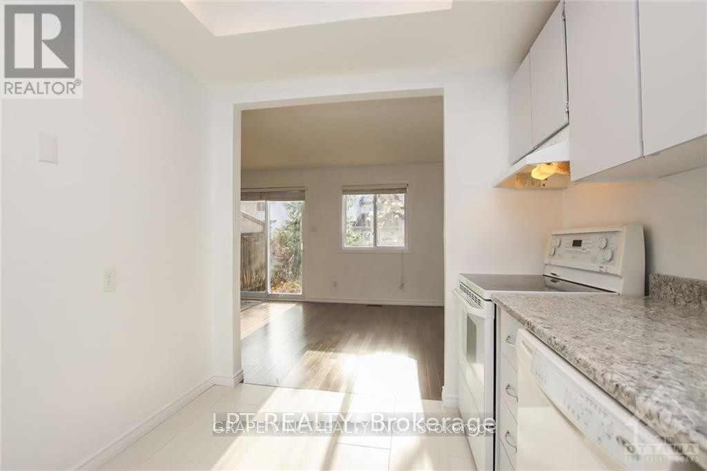 121 Erin Crescent, Ottawa, ON