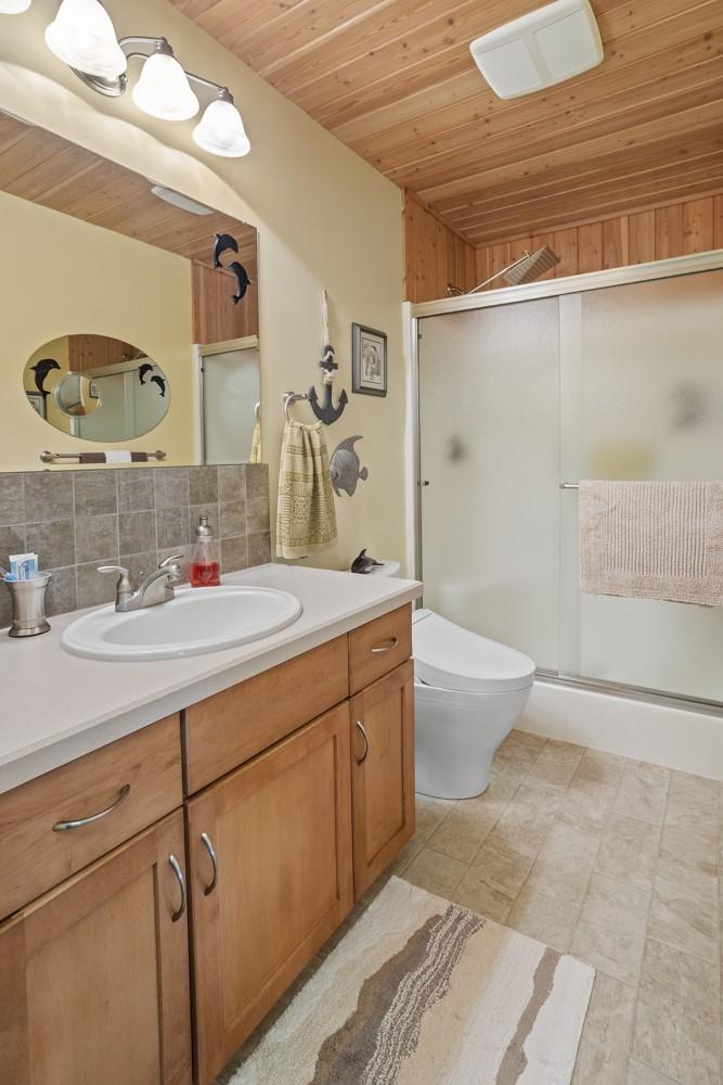 2372 20Th Street, Lister, BC