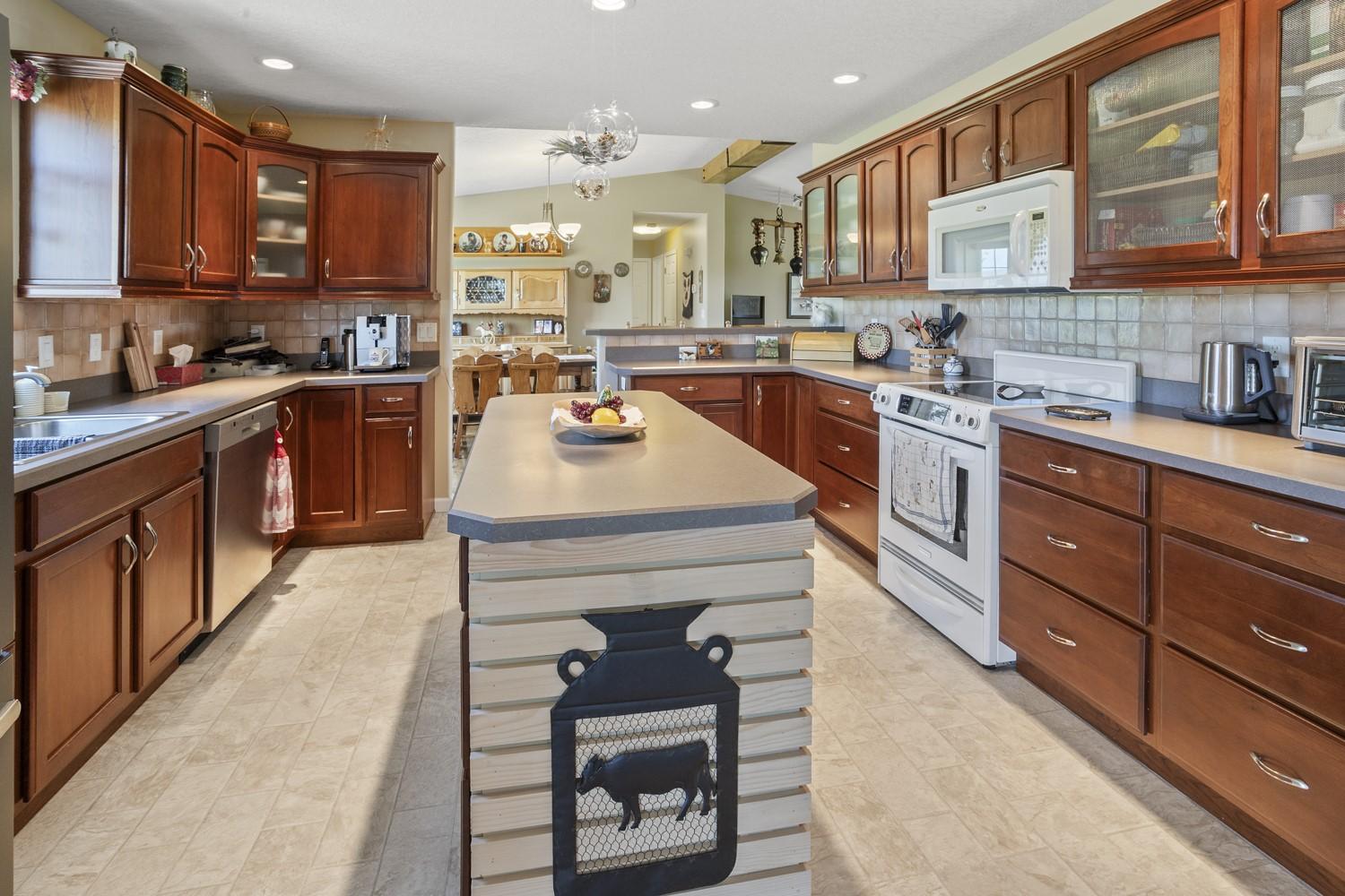 2372 20Th Street, Lister, BC