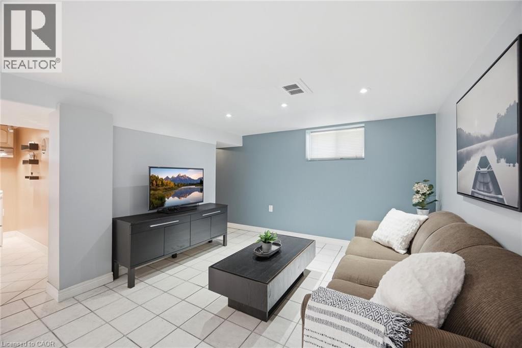 94 Clarendon Avenue, Hamilton, ON