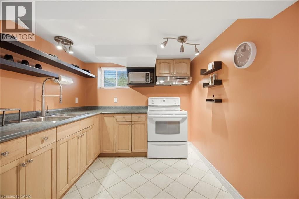 94 Clarendon Avenue, Hamilton, ON