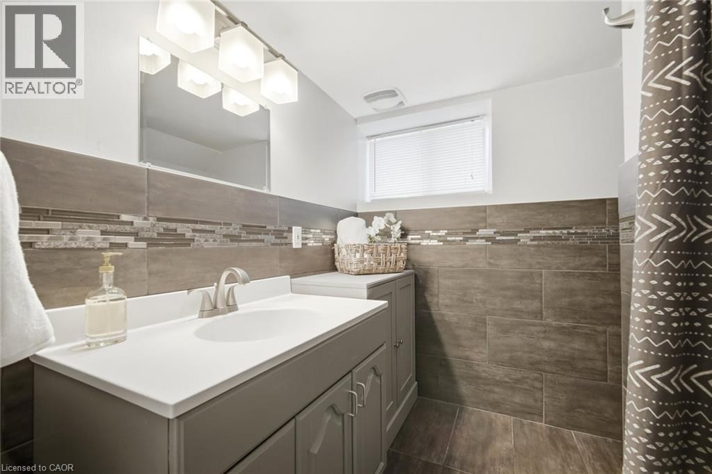 94 Clarendon Avenue, Hamilton, ON