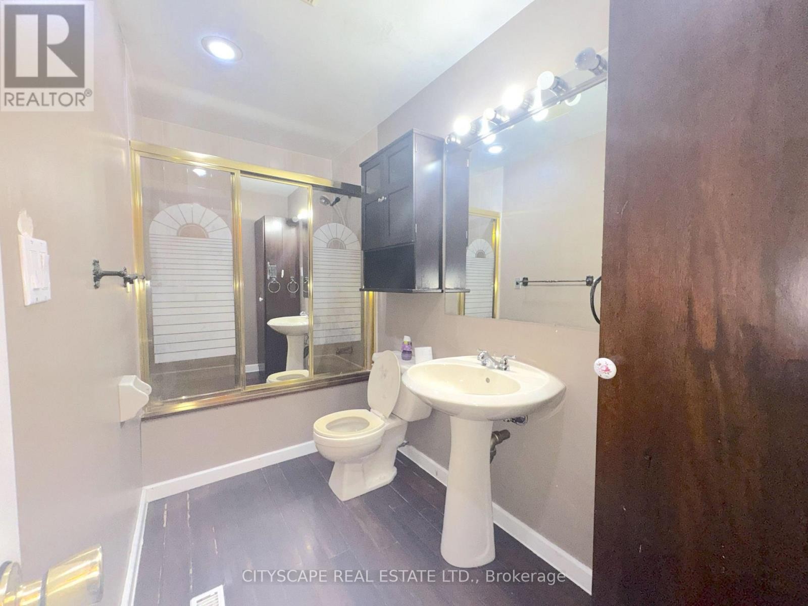 4-piece main bathroom - 6087 Featherhead Crescent, Mississauga, ON