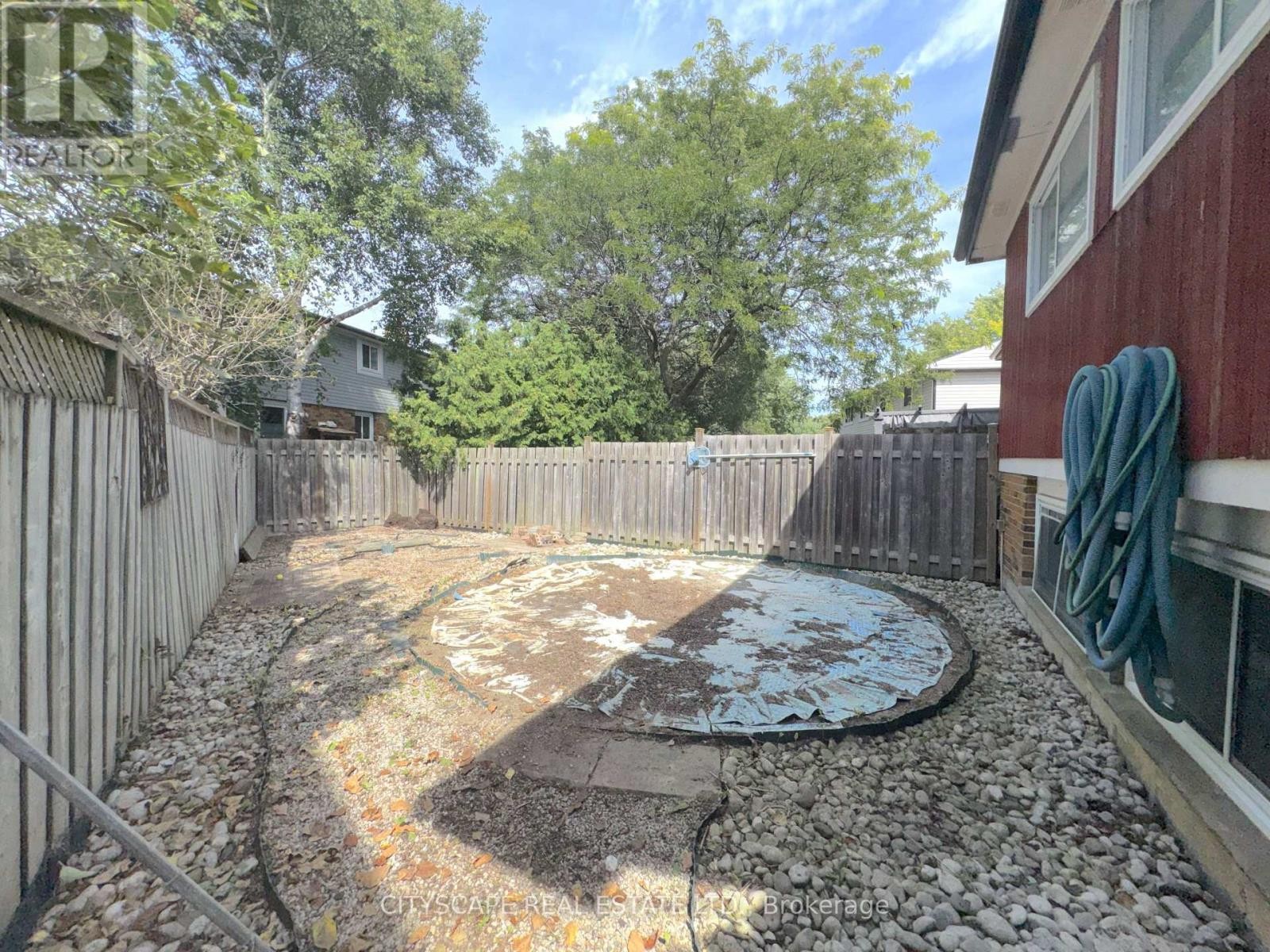 Backyard. - 6087 Featherhead Crescent, Mississauga, ON