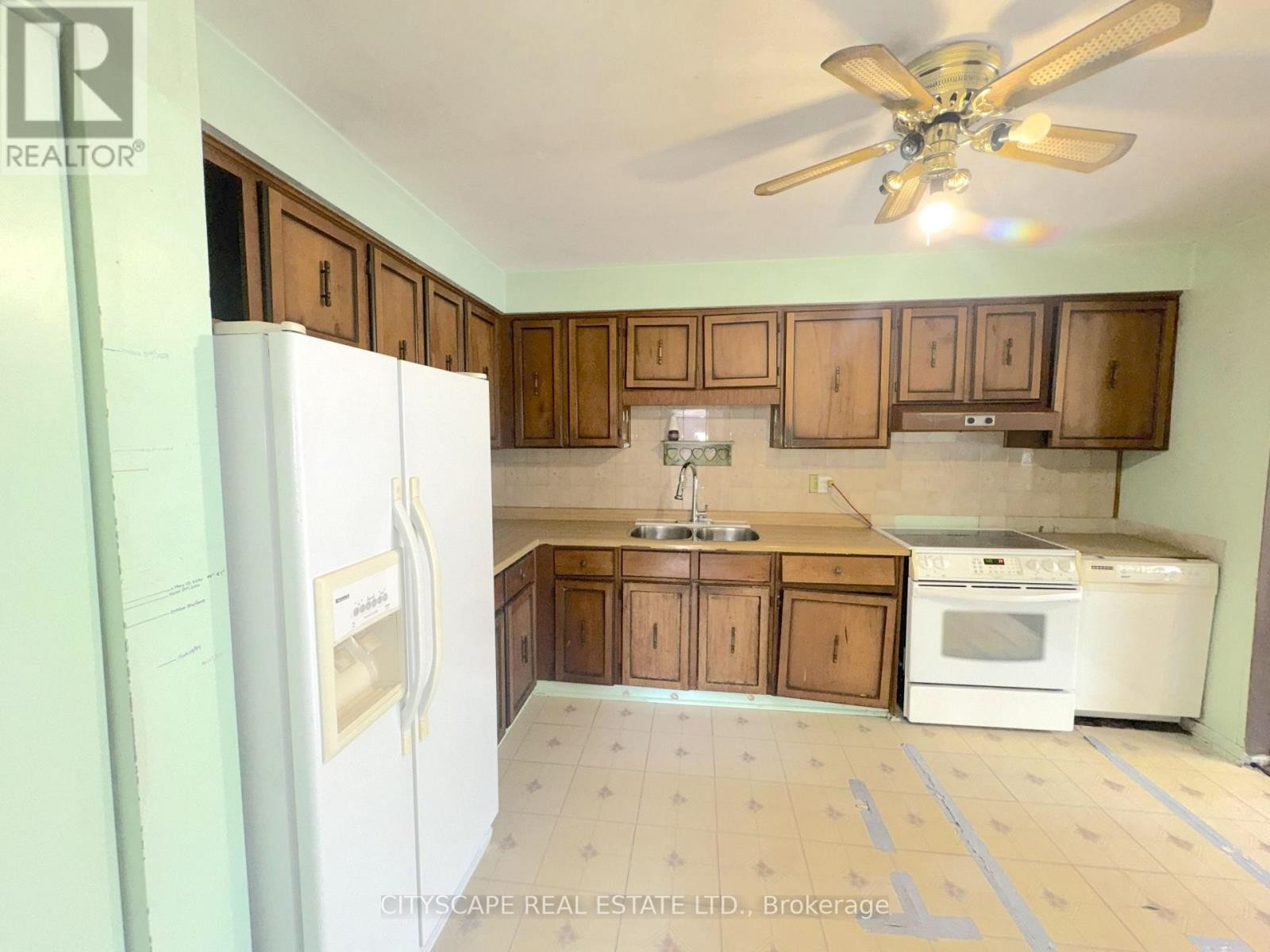 Kitchen - 6087 Featherhead Crescent, Mississauga, ON