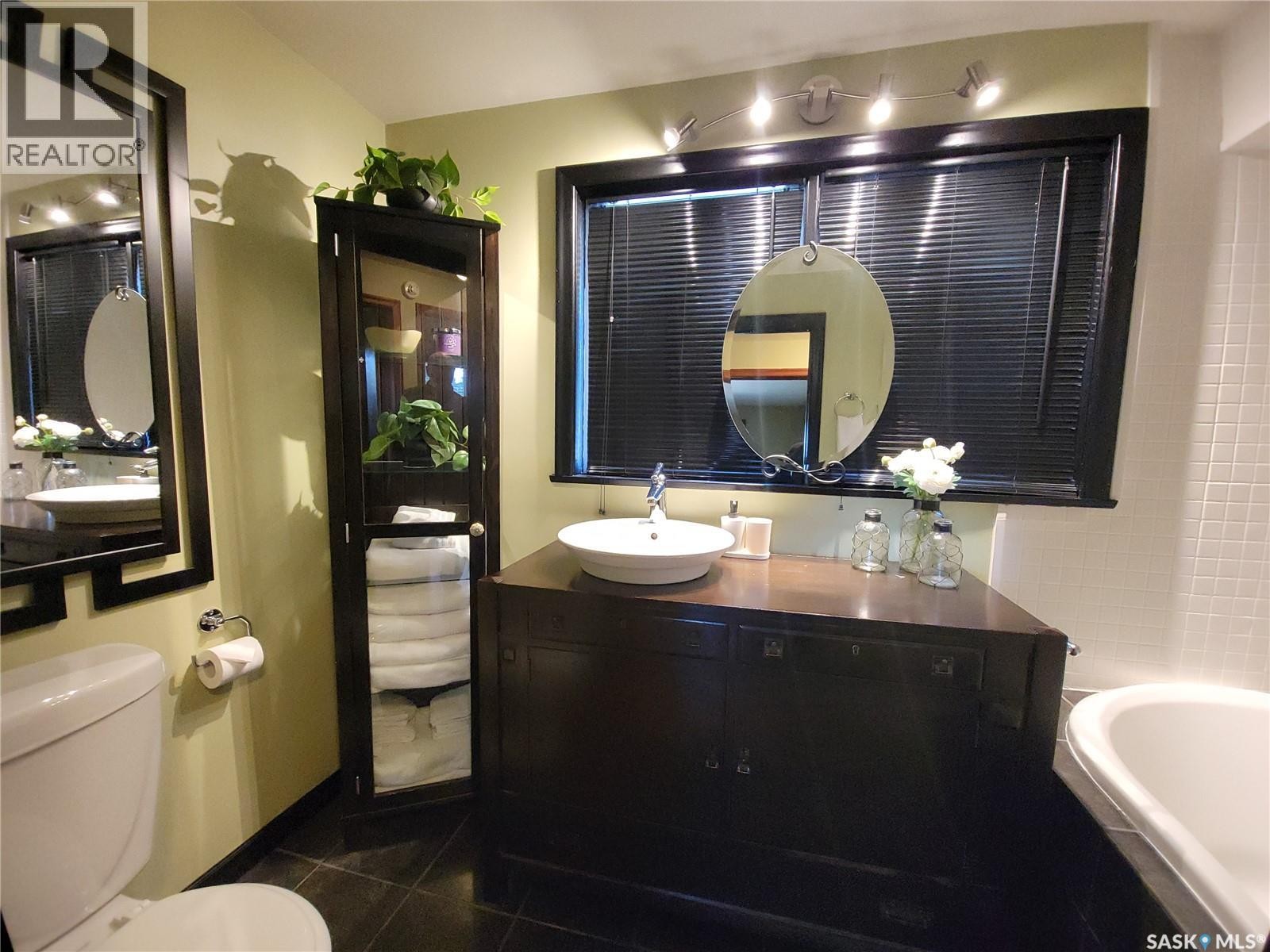 2133 Mckinnon Avenue, Saskatoon, SK
